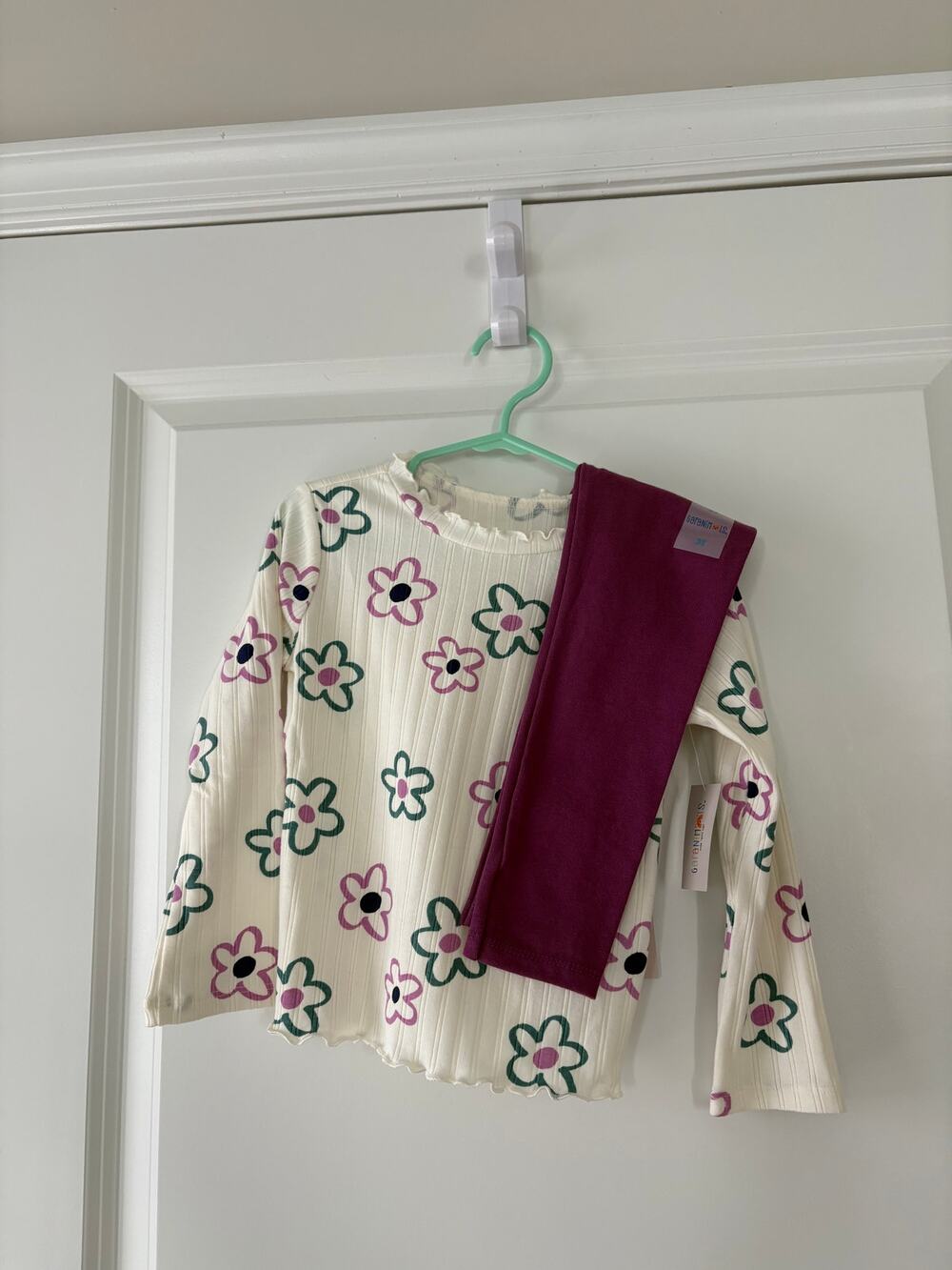 Garanimals 2-Piece Purple Top and Stretch Pants Set Size 3T